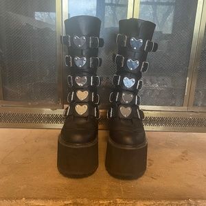 Adjustable heart buckle Demonia boots